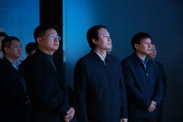 銅仁市委副書記、市長穆嶸坤一行調(diào)研中偉銅仁（上市主體）產(chǎn)業(yè)基地